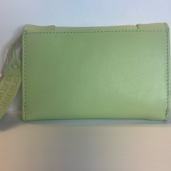 Handcrafted by Artisans Medium Woven Genuine Leather Bi-Fold Wallet. (D237) - Picture 3 of 7